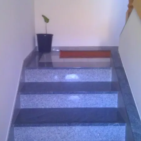 U Centru Grada Apartment *